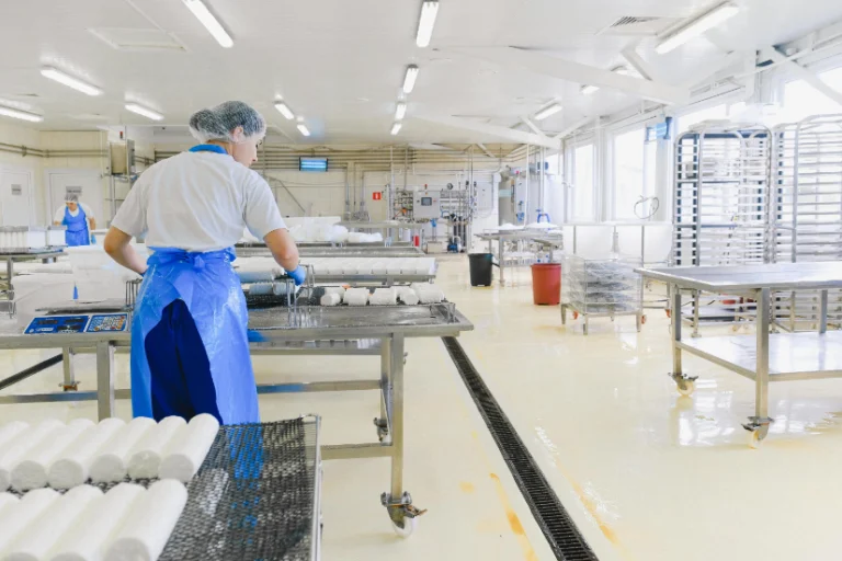 Food safety pexels shvetsa 5953714